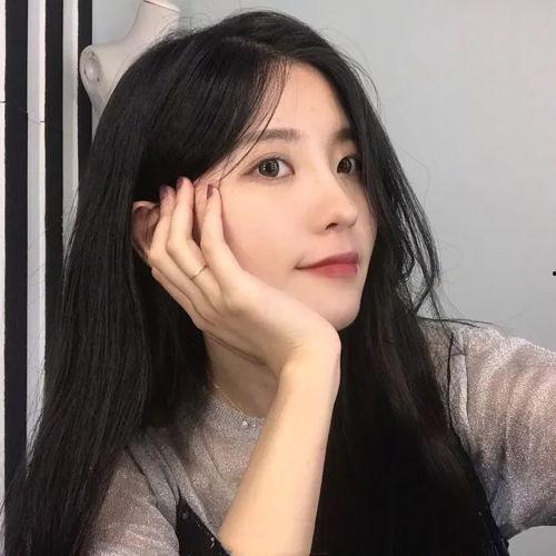 头像女真人吃瓜,品瓜论英雄，共赏瓜田乐