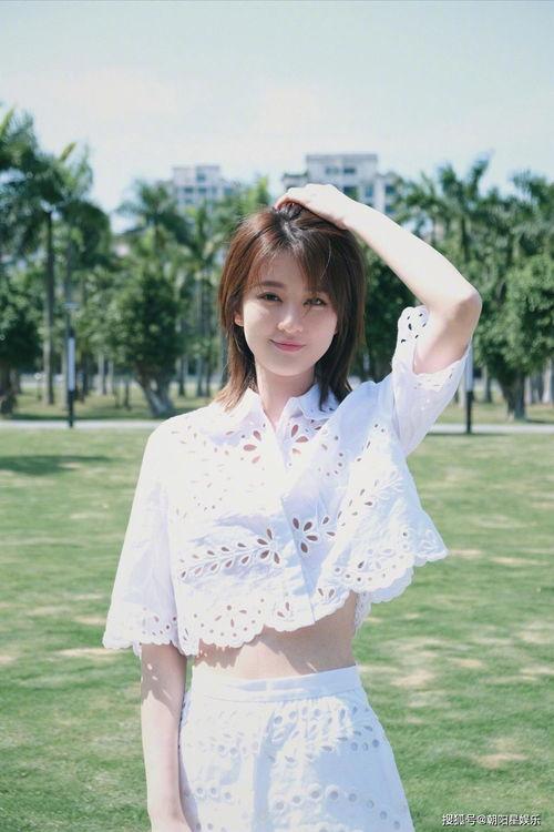 七七小虎身边苏媚吃瓜,吃瓜现场，揭秘娱乐圈幕后风云