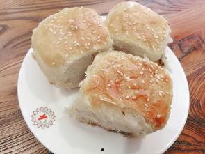 乌鲁木齐街头吃瓜,市民共享夏日清凉时光